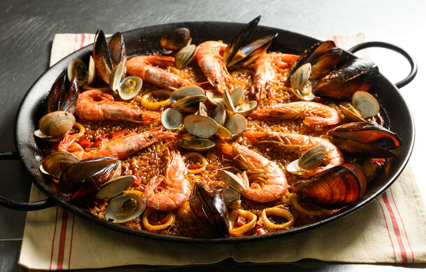 「Arroceria Sal y Amor（アロセリア・サル・イ・アモール）」よりビクトル・ガルシア代表、田中孝人シェフをお招きして。本場スペインの「パエリア」を学ぶ！