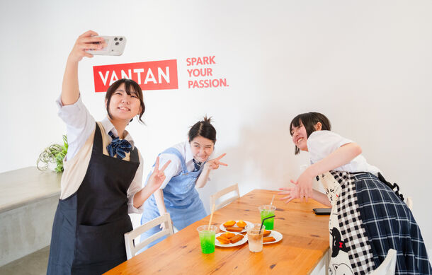 「おいしい！」を支えるのは、プロの技術。スクール内留学体験「バンタン未来ラボ」とは